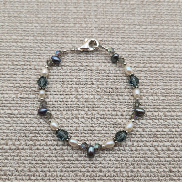 Jewelry - 6.5 Inch Sterling Silver Two Different Color Pearls Bracelet A5834